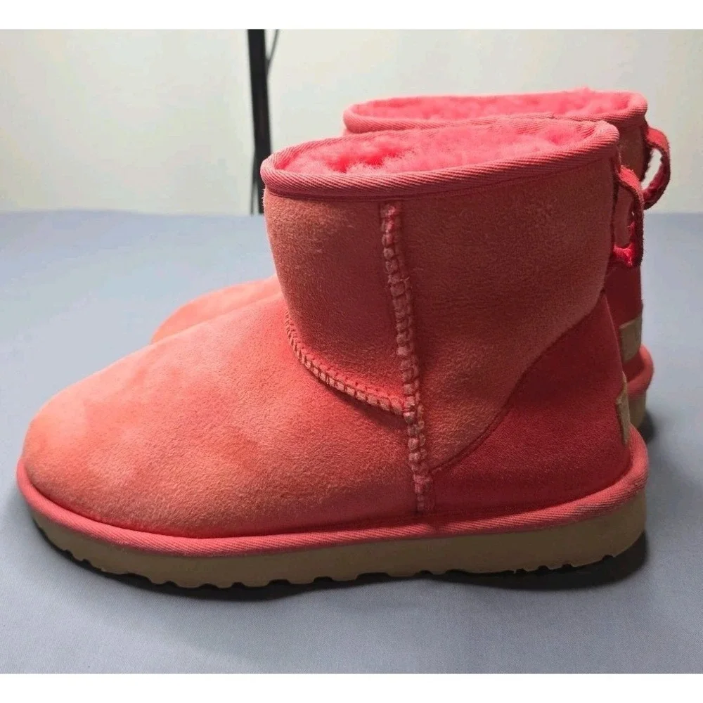 UGG Women's Boots Size 7 Color Pink